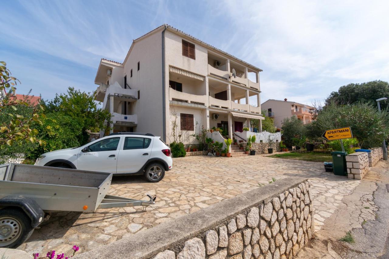 Apartments By The Sea Mandre, Pag - 3084 Kolan Exterior photo