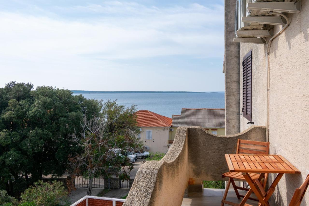 Apartments By The Sea Mandre, Pag - 3084 Kolan Exterior photo