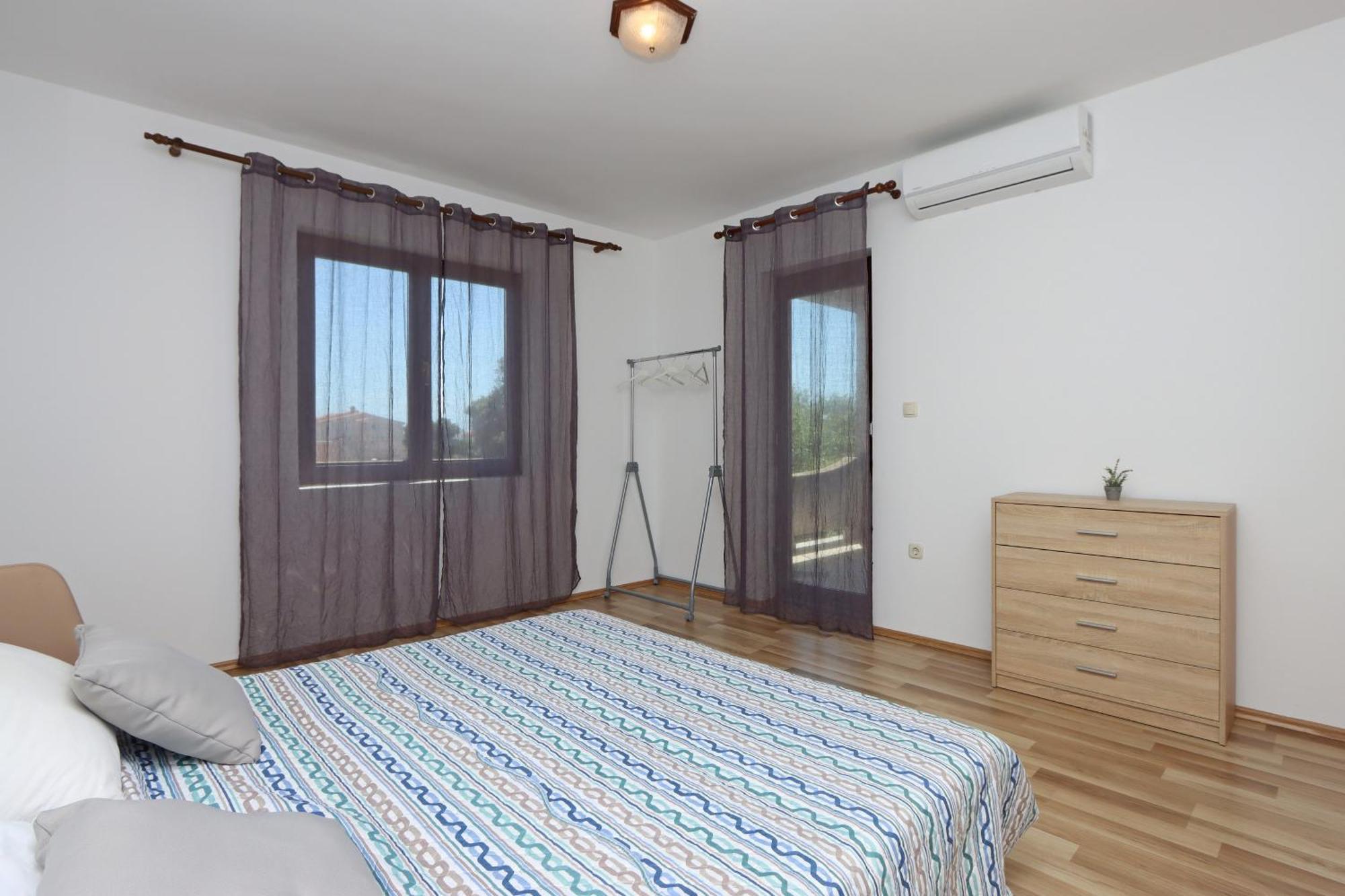 Apartments By The Sea Mandre, Pag - 3084 Kolan Room photo